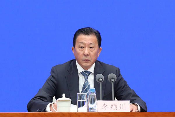 26岁的迪马尔科本赛季代表国米出战了21场比赛，打进3球、助攻5次。